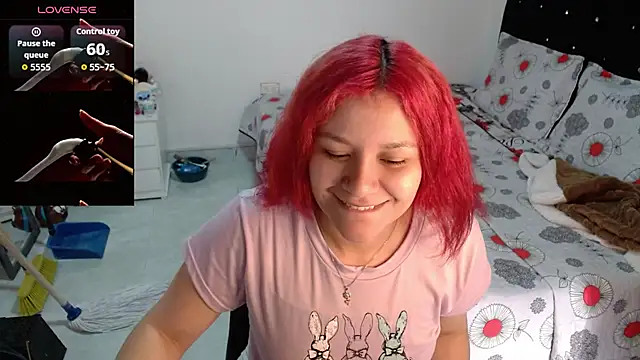 Snapshot of soniafuckboobs chatting on 05-15-26, 12:25 soniafuckboobs online show from 05-15-26, 12:25