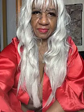 BreanaDivine online show from 12-19-25, 12:18