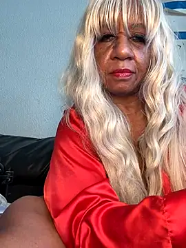 BreanaDivine online show from 10-26-25, 06:08