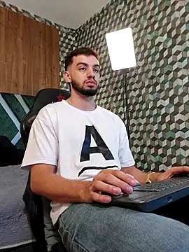 Michael magno online show from 09-24-25, 07:20