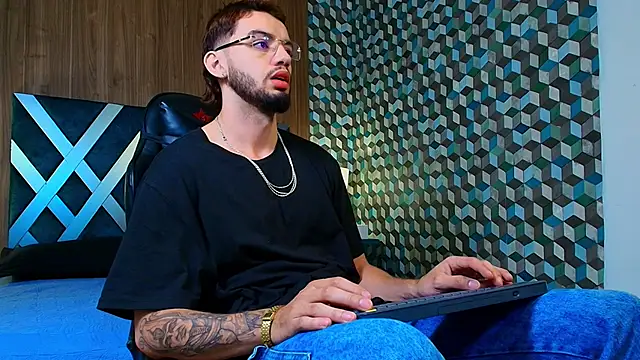 Michael magno online show from 10-15-25, 06:38