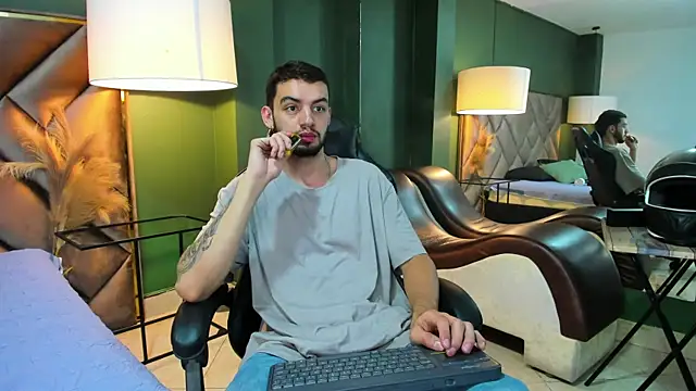 Michael magno online show from 09-21-25, 08:03