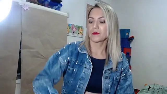 Snapshot of Chantal_hott chatting on 01-10-26, 07:53 Chantal hott online show from 01-10-26, 07:53