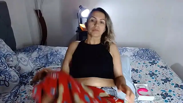 Snapshot of Chantal_hott chatting on 06-11-26, 10:45 Chantal hott online show from 06-11-26, 10:45