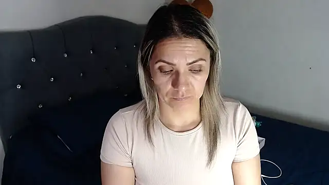 Chantal hott online show from 05-05-26, 01:52