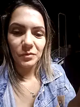 Snapshot of Chantal_hott chatting on 10-05-25, 12:56 Chantal hott online show from 10-05-25, 12:56