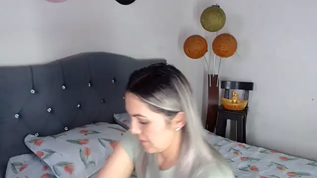 Chantal hott online show from 05-28-26, 08:04