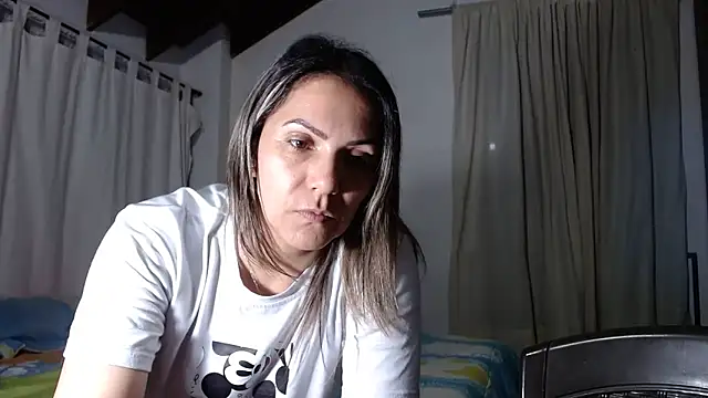 Snapshot of Chantal_hott chatting on 10-28-25, 02:01 Chantal hott online show from 10-28-25, 02:01