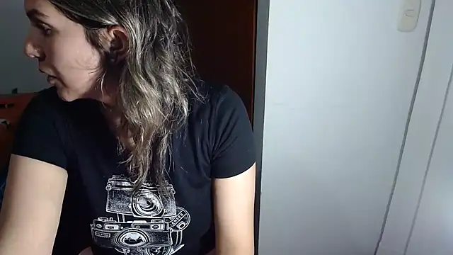 Snapshot of Chantal_hott chatting on 11-08-25, 10:57 Chantal hott online show from 11-08-25, 10:57