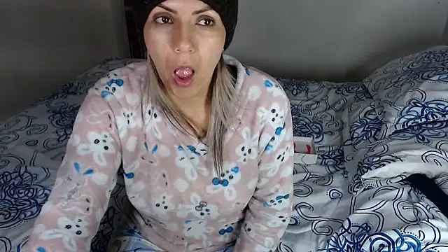 Chantal hott online show from 04-19-26, 02:45