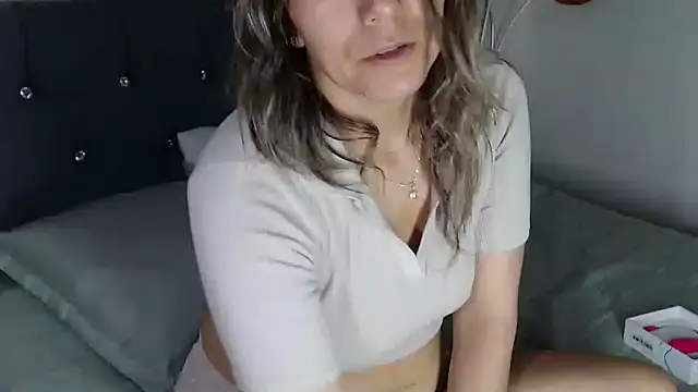 Snapshot of Chantal_hott chatting on 10-10-25, 08:42 Chantal hott online show from 10-10-25, 08:42