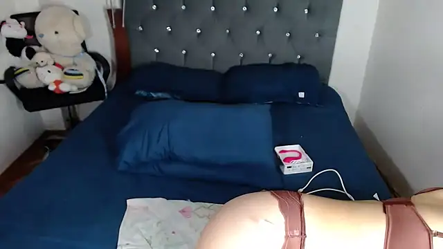 Snapshot of Chantal_hott chatting on 03-03-26, 09:22 Chantal hott online show from 03-03-26, 09:22