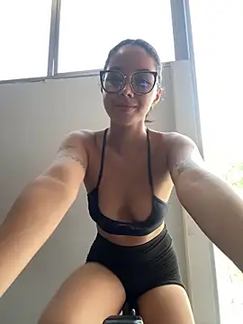 Salome Villa online show from 09-23-25, 04:47