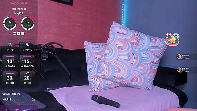 Salome Villa online show from 04-14-26, 10:26