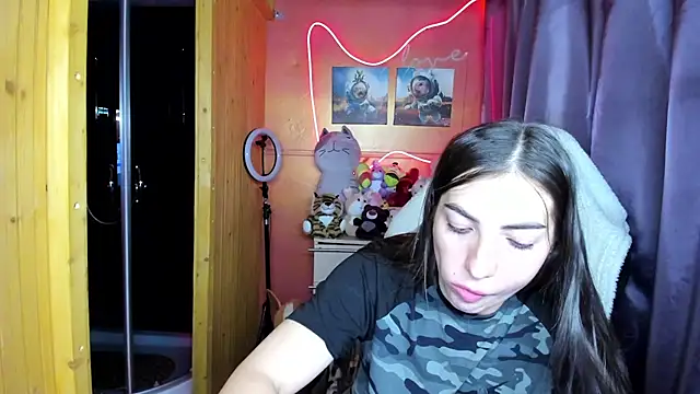 Snapshot of Fiery_Brunette_ chatting on 07-16-26, 04:42 Fiery Brunette online show from 07-16-26, 04:42