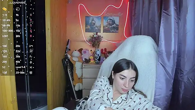 Fiery Brunette  online show from 03-12-25, 02:34