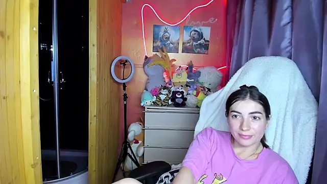 Snapshot of Fiery_Brunette_ chatting on 06-17-26, 05:34 Fiery Brunette online show from 06-17-26, 05:34