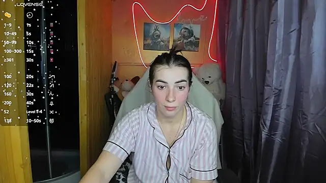 Fiery Brunette  online show from 02-28-25, 11:25