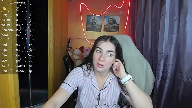 Fiery Brunette  online show from 02-26-25, 03:21