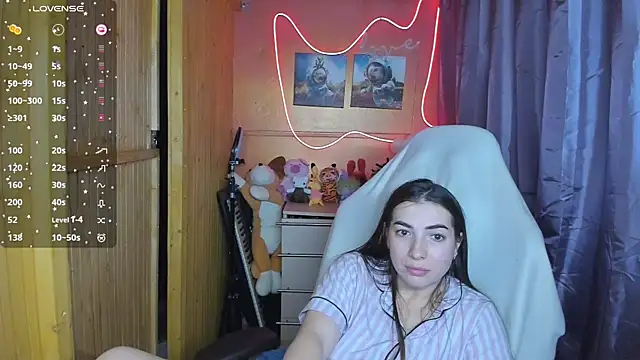 Fiery Brunette  online show from 03-04-25, 08:24