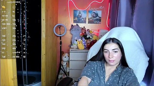 Fiery Brunette  online show from 09-27-25, 09:37