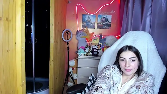 Fiery Brunette  online show from 04-30-26, 11:06