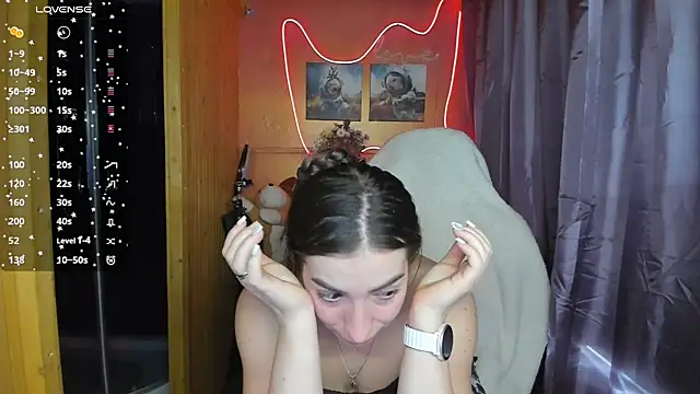 Fiery Brunette  online show from 03-15-25, 08:37