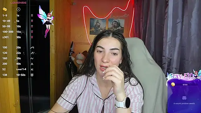 Fiery Brunette  online show from 02-17-25, 06:31