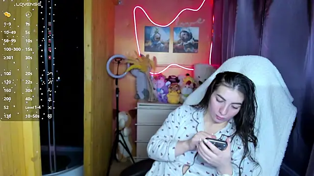 Fiery Brunette  online show from 12-02-25, 05:42