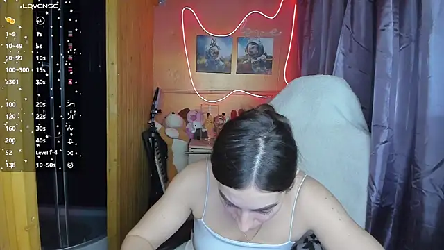 Fiery Brunette  online show from 03-21-25, 04:17