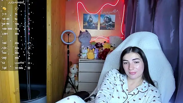 Fiery Brunette  online show from 09-21-25, 11:15