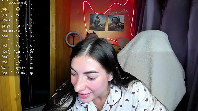 Fiery Brunette  online show from 09-24-25, 10:22