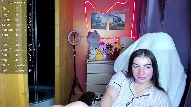 Fiery Brunette  online show from 10-15-25, 08:11