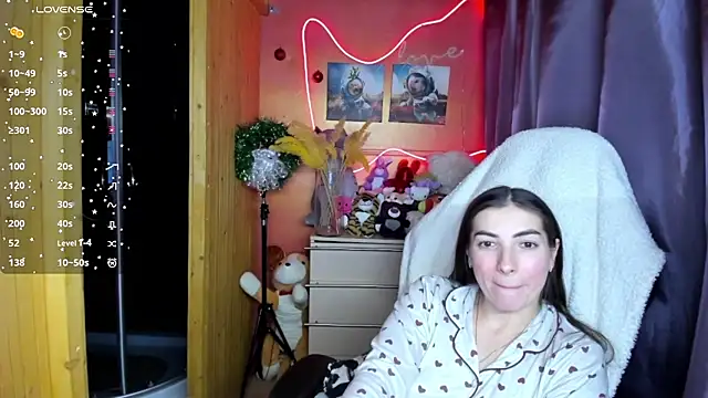 Fiery Brunette  online show from 01-11-26, 07:04