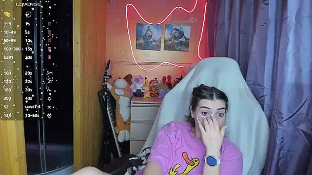 Fiery Brunette  online show from 02-24-25, 06:47