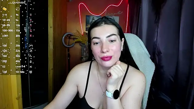 Fiery Brunette  online show from 11-19-25, 06:24