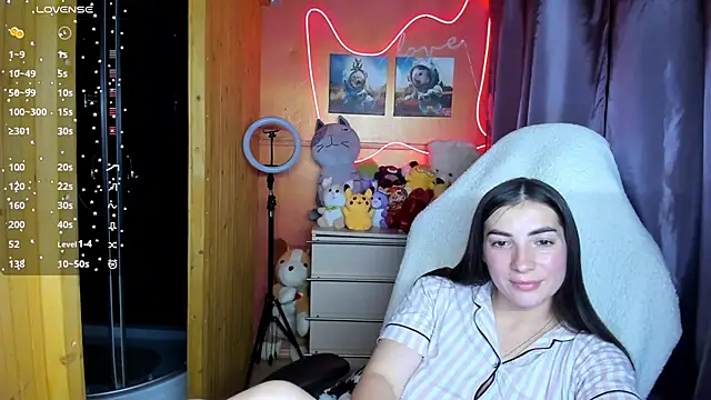 Fiery Brunette  online show from 10-03-25, 04:19