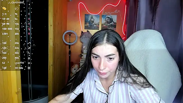 Fiery Brunette  online show from 09-16-25, 08:04