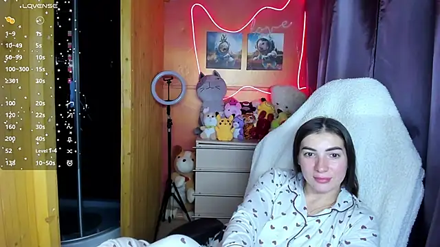 Fiery Brunette  online show from 10-09-25, 01:22