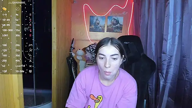 Fiery Brunette  online show from 03-06-25, 09:25