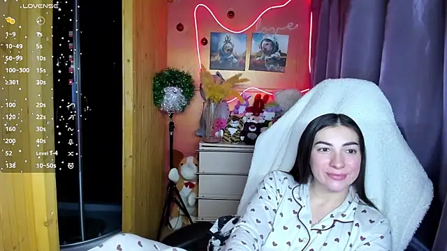 Fiery Brunette  online show from 12-22-25, 01:55