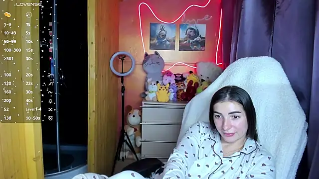 Fiery Brunette  online show from 10-08-25, 05:46