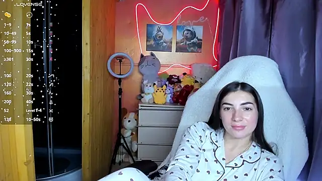 Fiery Brunette  online show from 09-29-25, 05:51