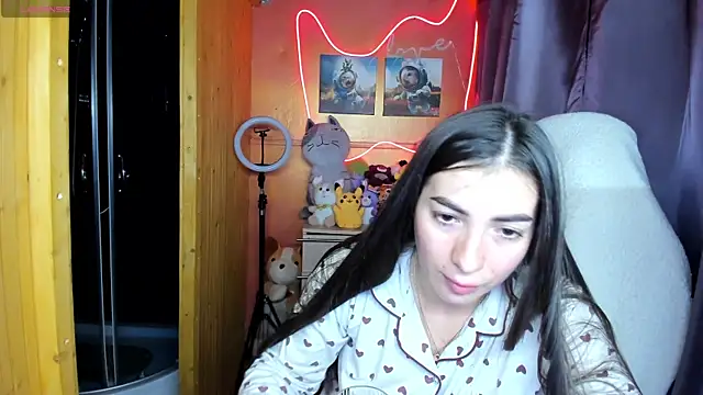 Fiery Brunette  online show from 09-20-25, 05:34