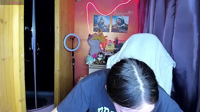 Fiery Brunette  online show from 04-03-26, 05:47