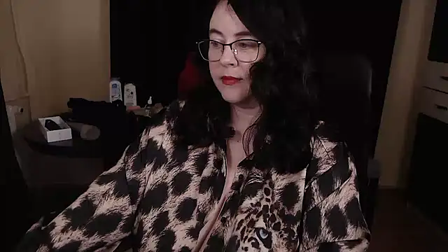 poshmistress online show from 12-18-25, 08:01