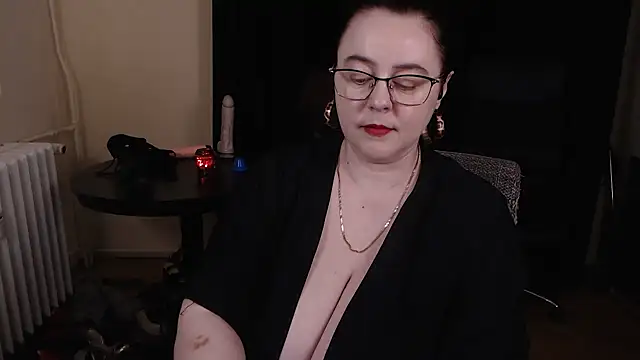 poshmistress online show from 03-19-25, 07:17