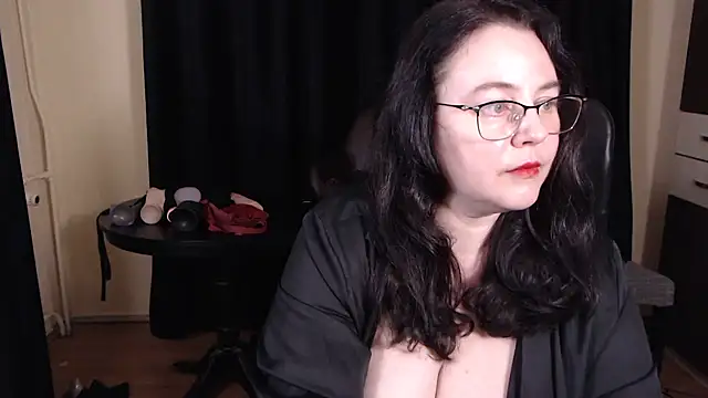 poshmistress online show from 10-31-25, 10:27