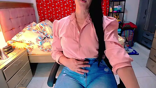 BitterMomXxx online show from 04-11-26, 05:48