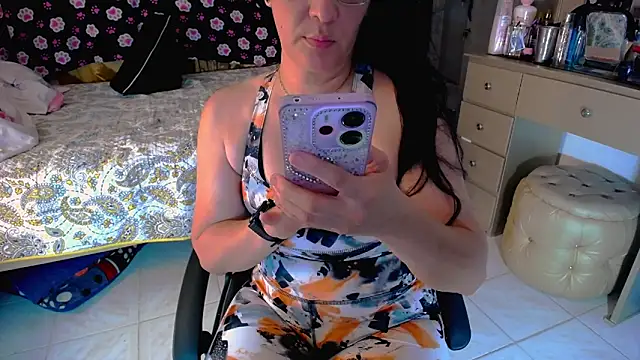 BitterMomXxx online show from 04-18-26, 03:09